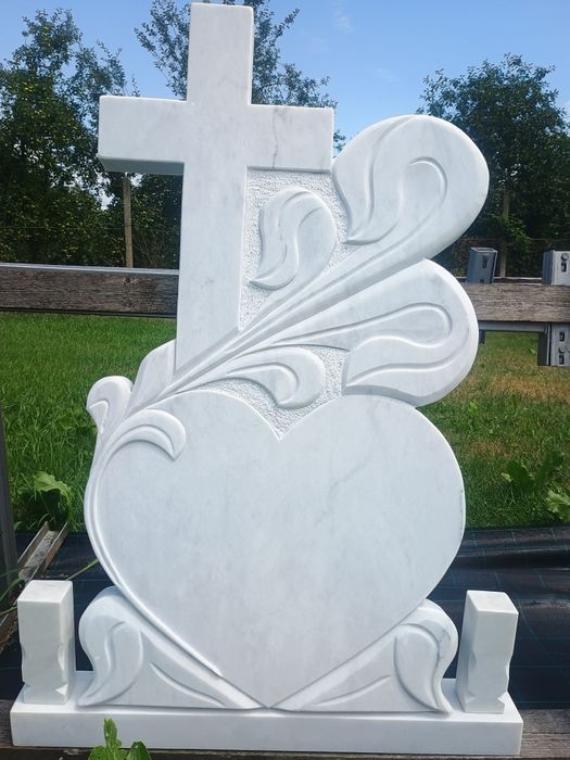 Reducere monumente funerare,cruci de marmură,inscripții plăci funerare