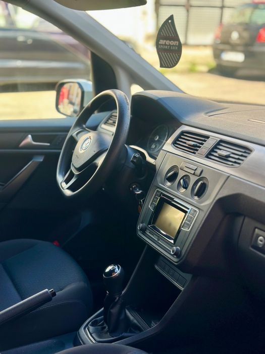 De vânzare VW Caddy 5 locuri