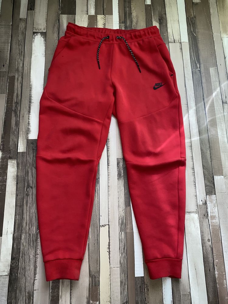 Compleu Nike Tech Fleece Red, size S