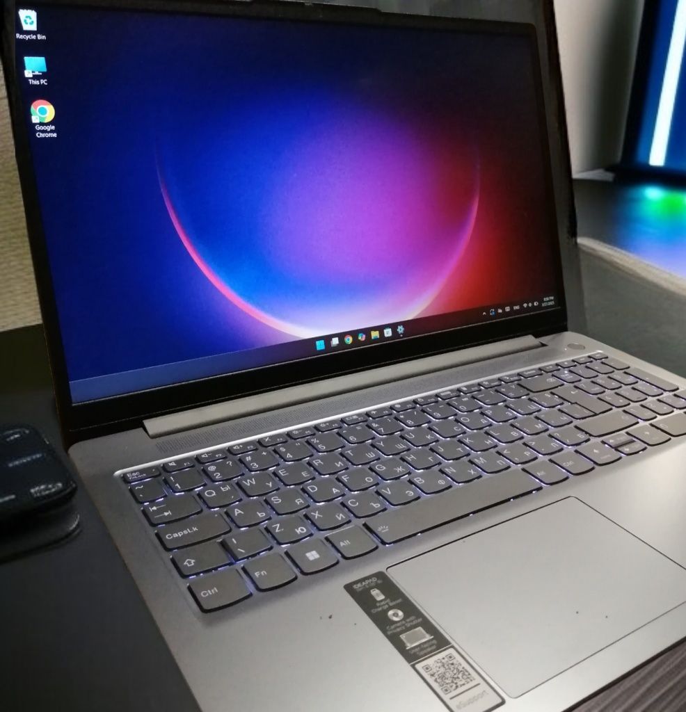Лаптоп LENOVO IdeaPad Slim 3 15.6 15IAH8