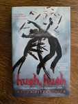 Hush hush книга 1, 2 и 3 на английски език