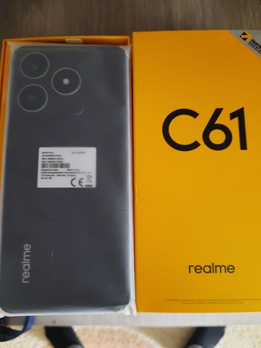 Telefoane noi în cutie