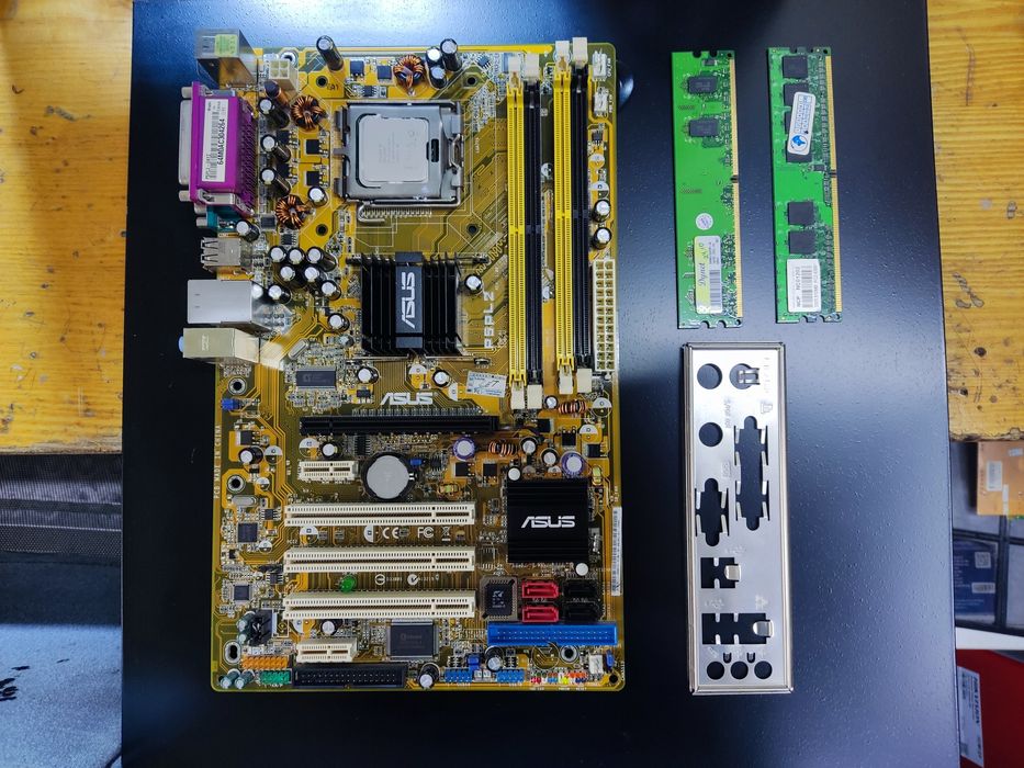 Asus P5LD2 + P4 3.0Ghz + 1.5Gb