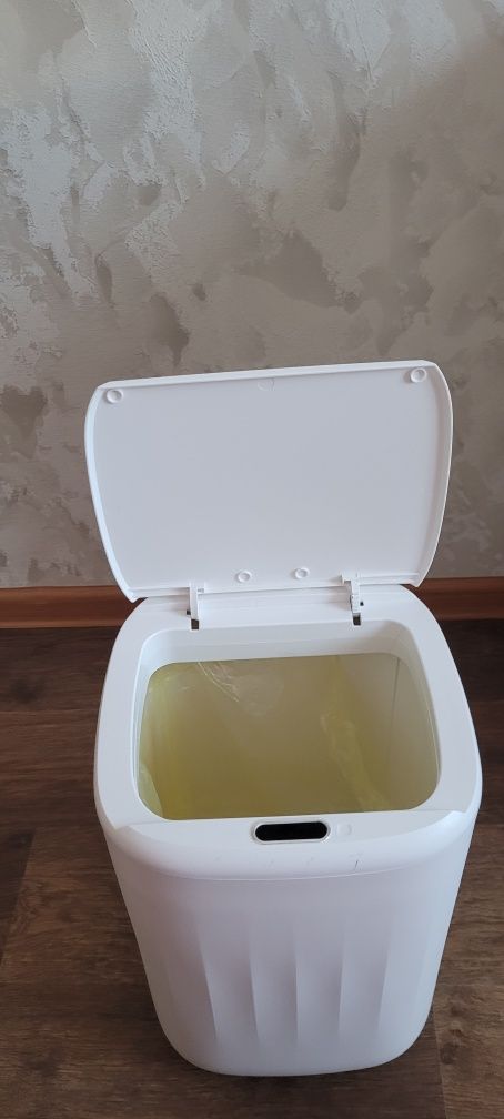 Автоматическое мусорное ведро