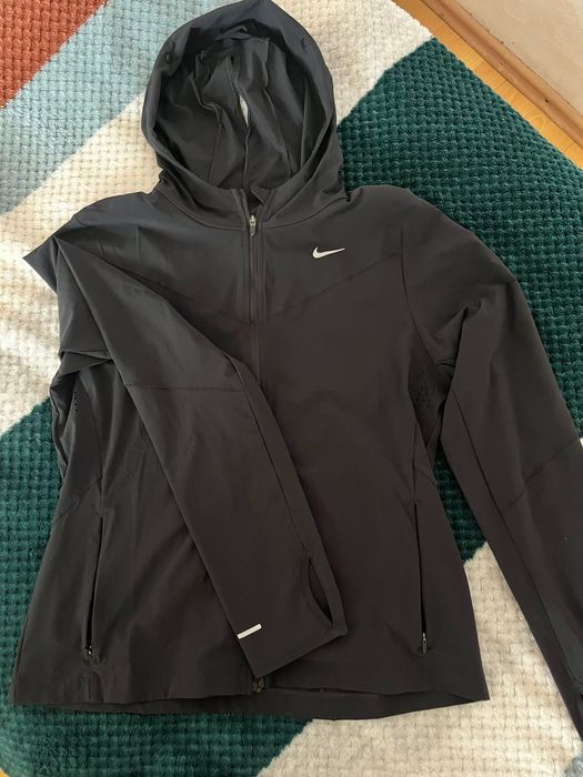 Geacă sport damă Nike, subțire