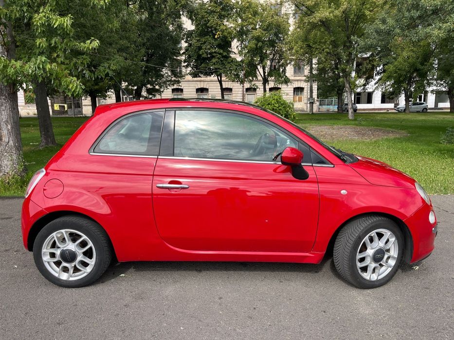 Fiat 500 roșu, 1,4 benzină