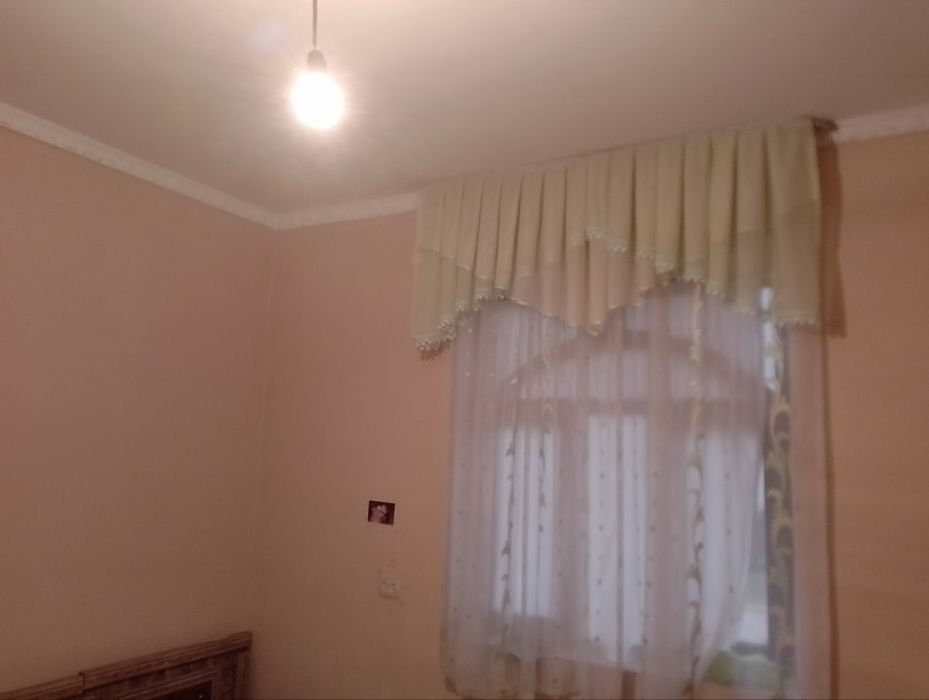 Uy sotiladi. NarxiI  26.000 $