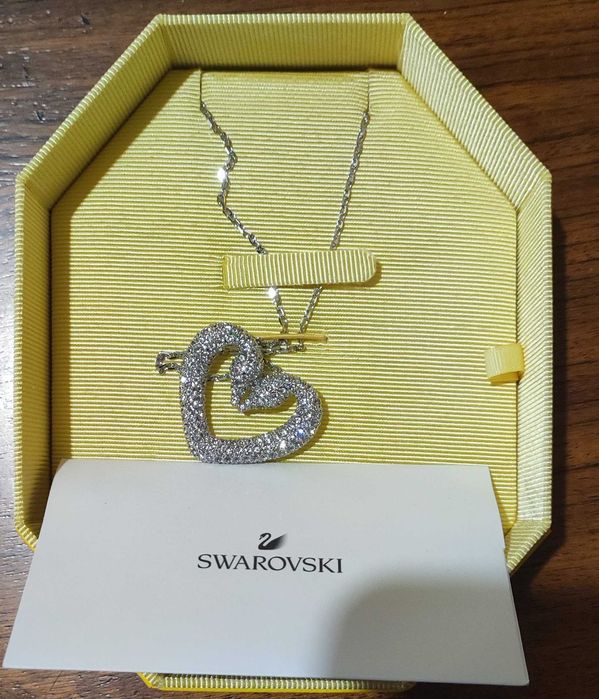 Дамско Кулие Сваровски чисто ново Swarovski