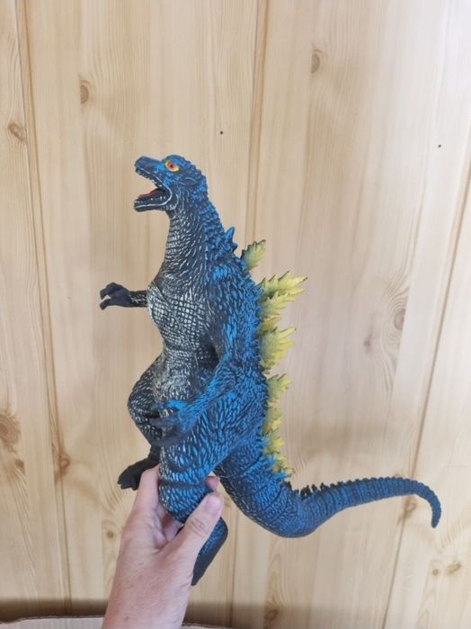 Гадзилла игрушка