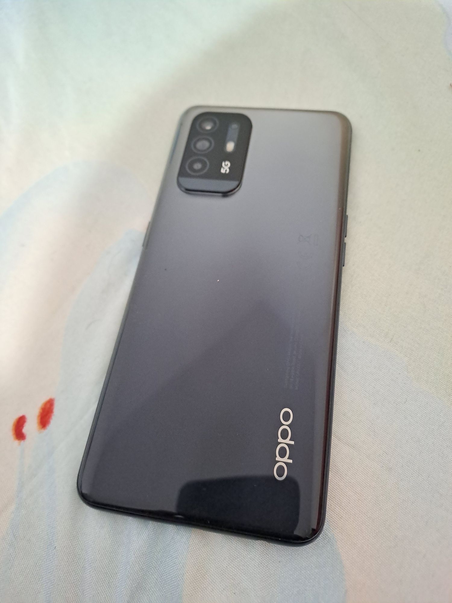 Oppo A94 5G 128GB memorie 8GB RAM