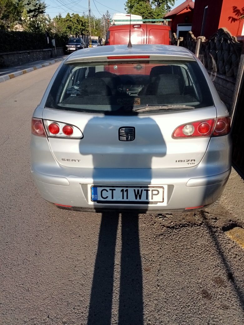 Seat Ibiza 1.4 diesel și remorcuta