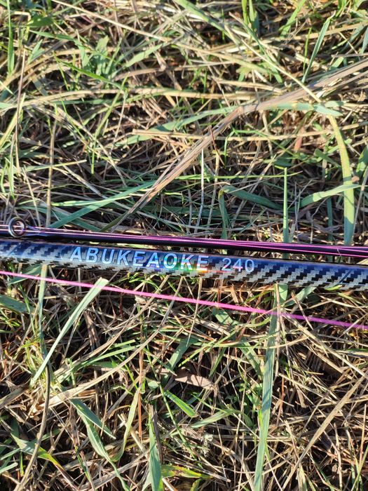 Продам новый спиннинг с катушкой