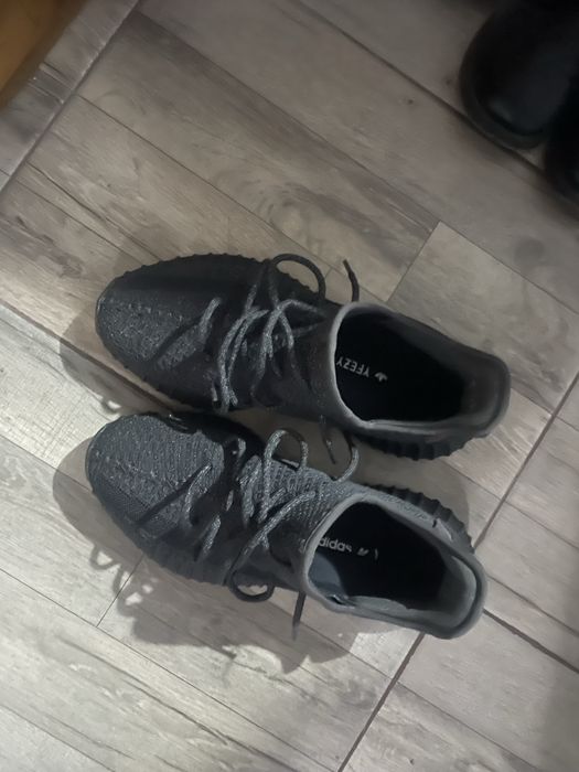 Adidasi yeezy350