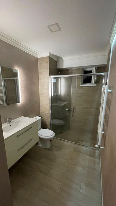 Închiriez apartament cu doua camere