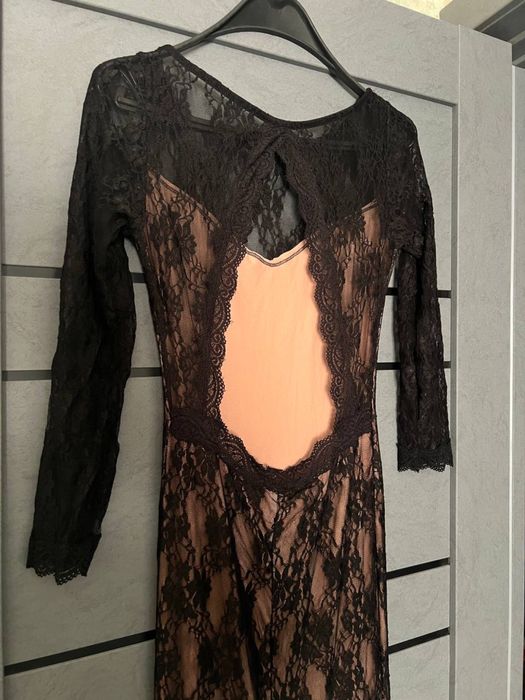 Гипюровое платье с открытой спинкой