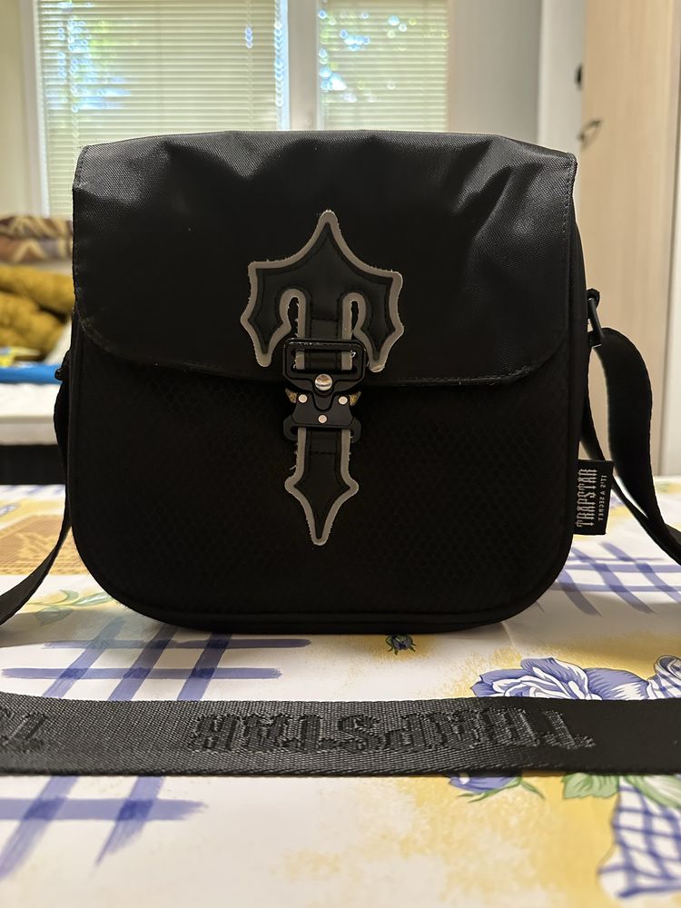 Чанта Trapstar Its a Secret