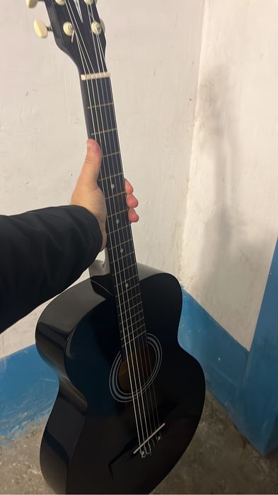 Продам, состояние новой гитары