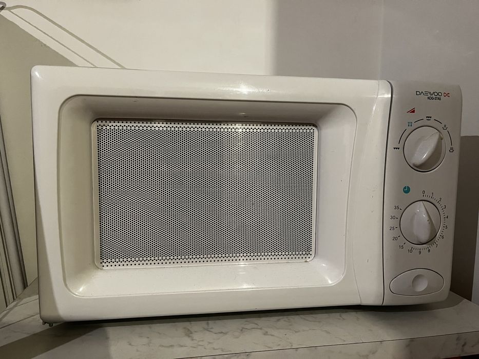 Микровълнова фурна Daewoo KOG-37A5