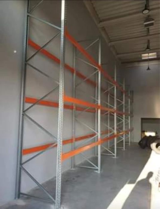 Vand rafturi metalice la super pret