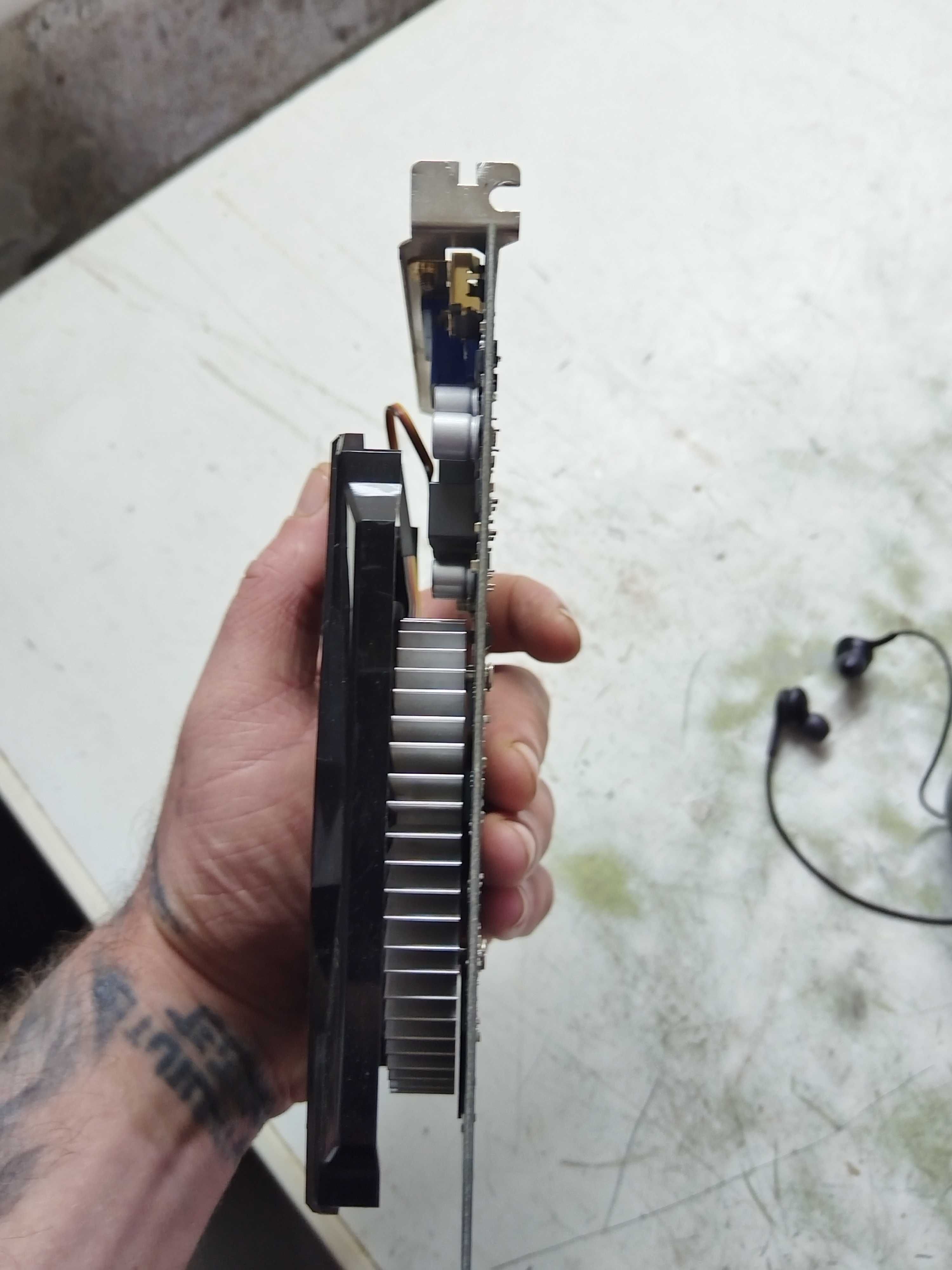 Видео Карта Gigabit 2 gb.