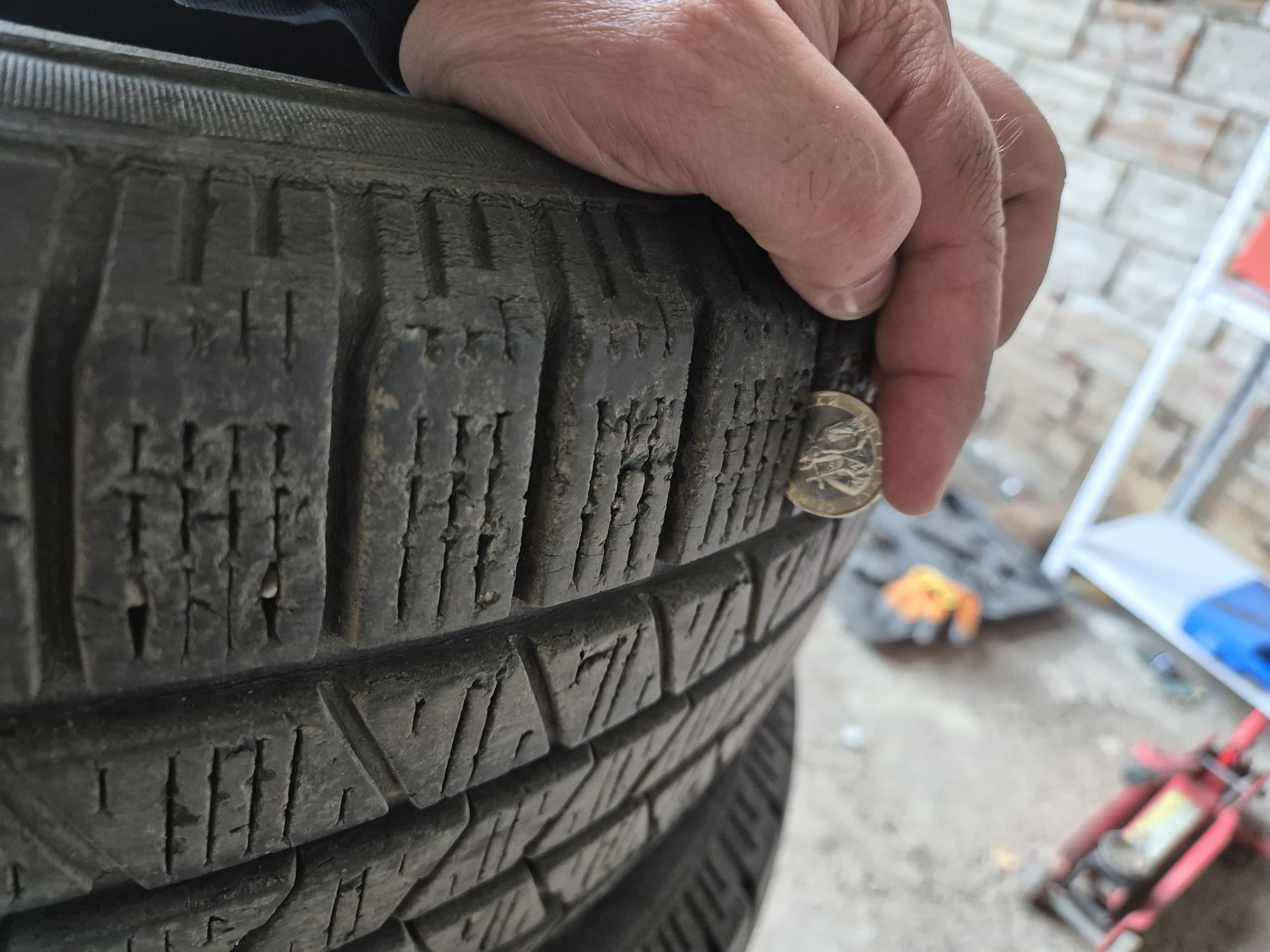 Гуми pirelli 235.6017