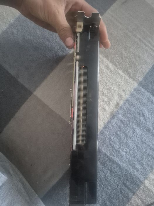 Vând placa video Gainward