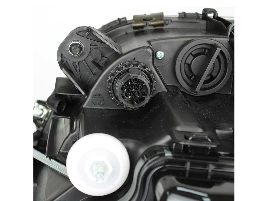 Фарове Фар за Mercedes Actros МР3 2008 - 2013 / Мерцедес Актрос МП3