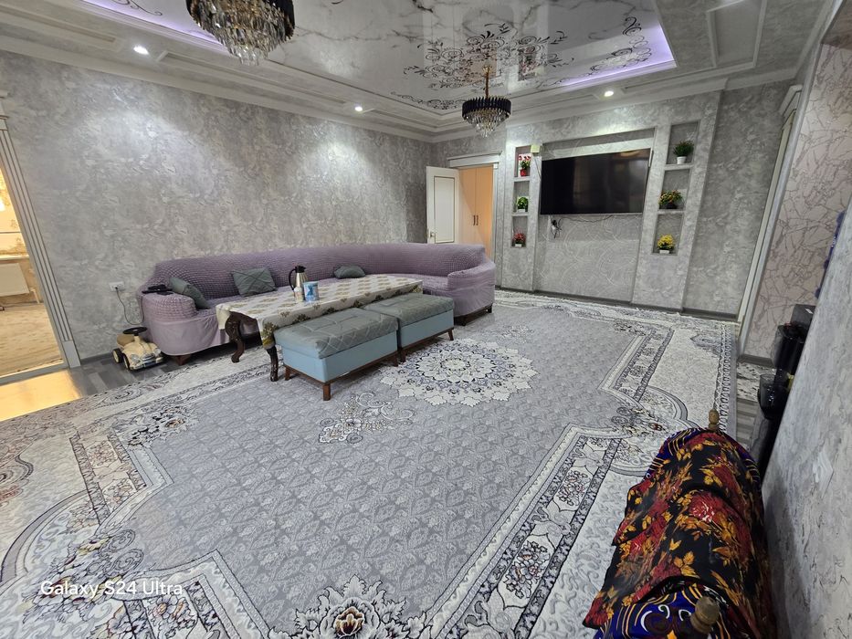 Xovli uy sotiladi aeroprt xududida