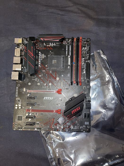 placa de baza MSI B450 gaming plus defecta