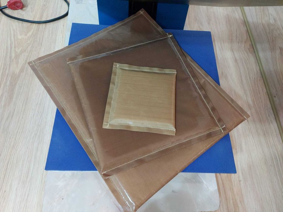 Presă Termică 38x38 cm + BONUS set 3 perne pentru presă