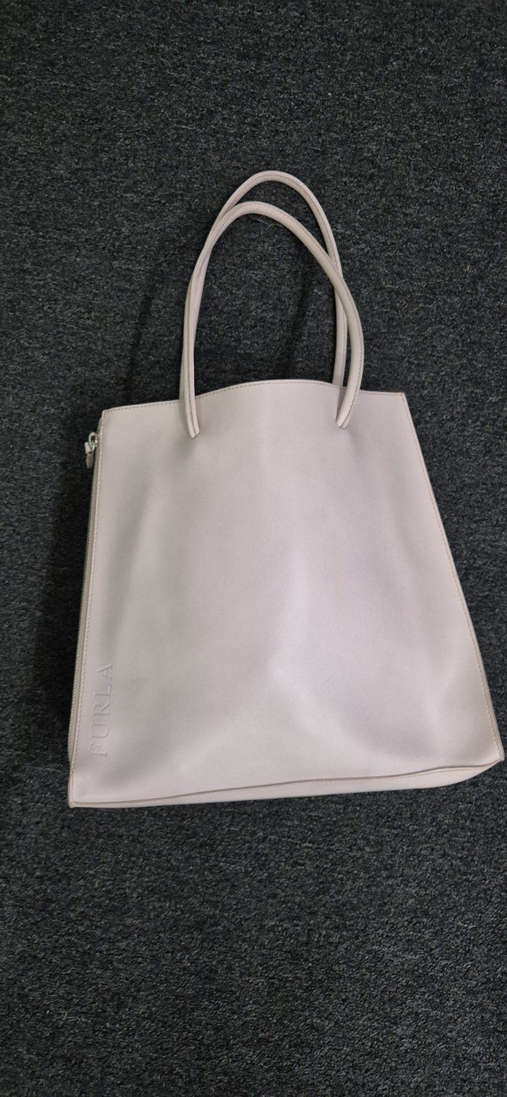 Розова дамска чанта Furla