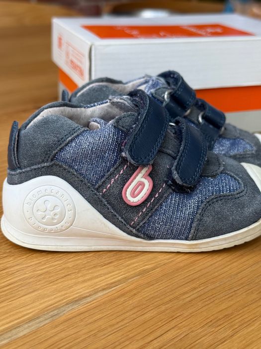 Обувки Biomecanics - 21ви номер