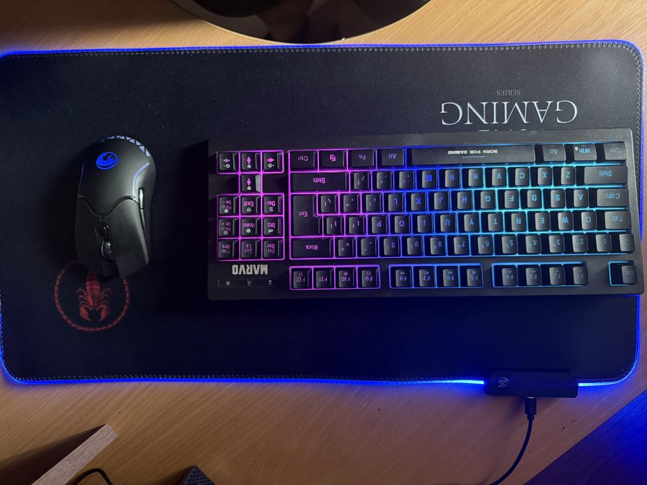 Vand tastatura si mouse marvo cu touch pad iluminat