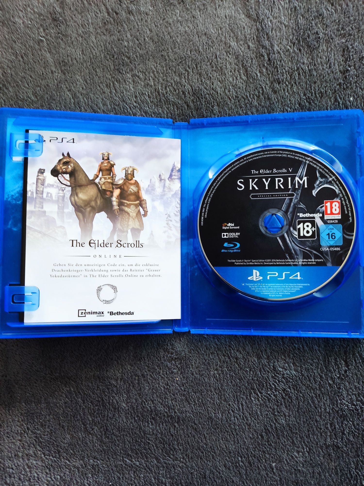 Joc pt consolă Sony PlayStation 4 sau 5 pe cd Skyrim-nou,impecabil