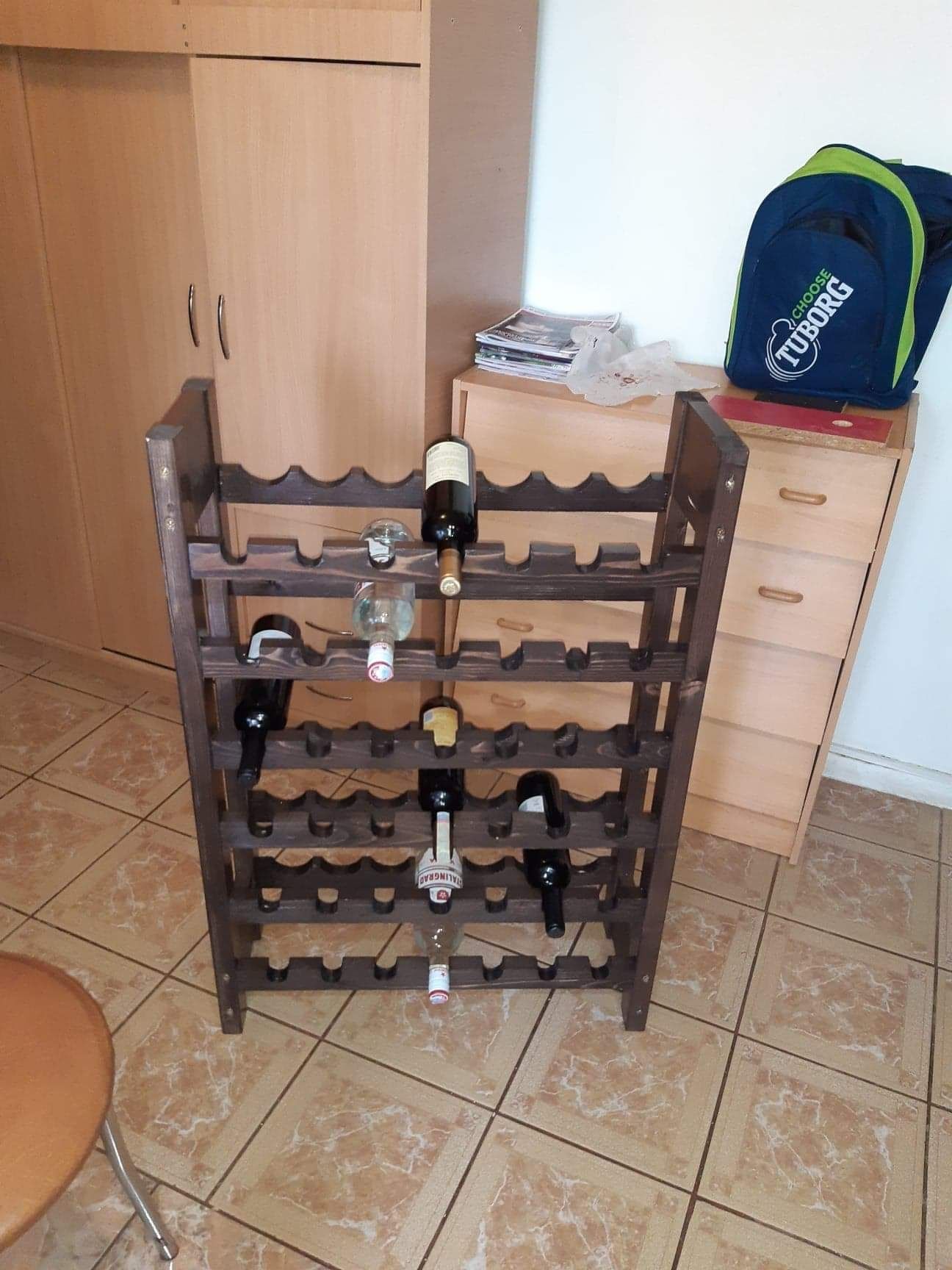 Vand suport de vin 42 sticle