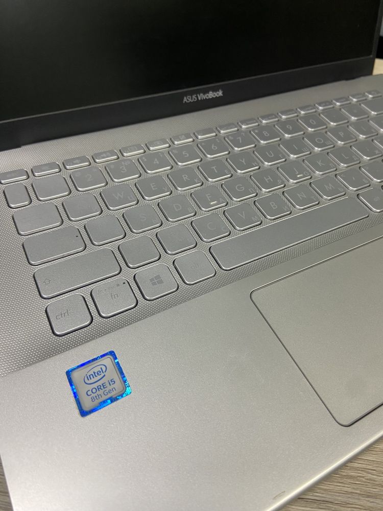 Ноутбук ASUS VivoBook 14 | Core i5-8250U | 8GB | 256GB SSD