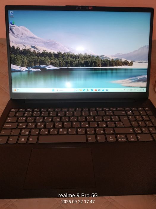 Лаптоп Lenovo V15 G3