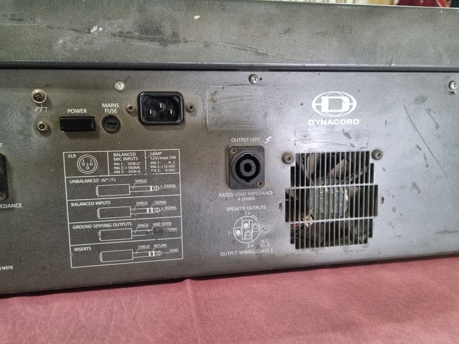 Продавам пулт Динакорд 2×700вата