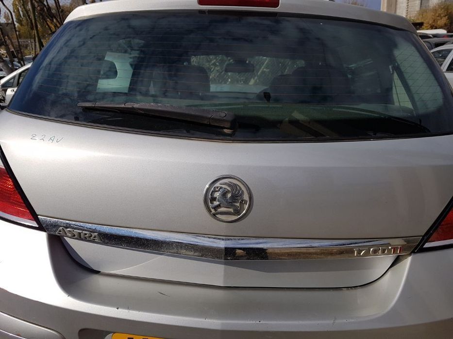 Hayon / Haion / Portbagaj cu Luneta Opel Astra H Hatchback 2004-2010 cod culoare Z157