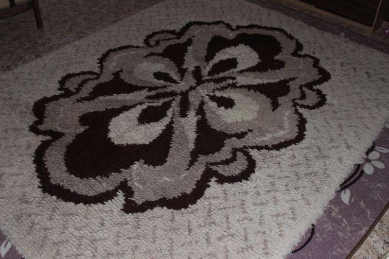 Китеник Губер чиста вълна ръчна изработка