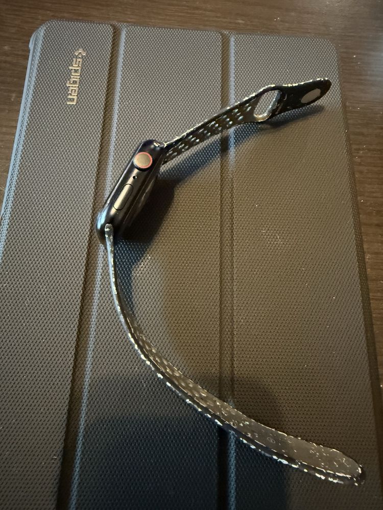 Смарт часовник Apple - Watch S9, Cellular 45mm