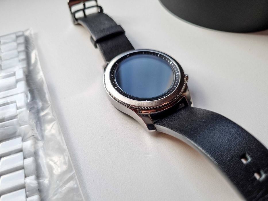 Смарт часовник Samsung Gear S3 Classic