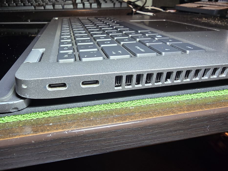 НЕРАБОТЕЩ Dell Latitude 5430 - Core i5-12th Gen - NO RAM - NO SSD