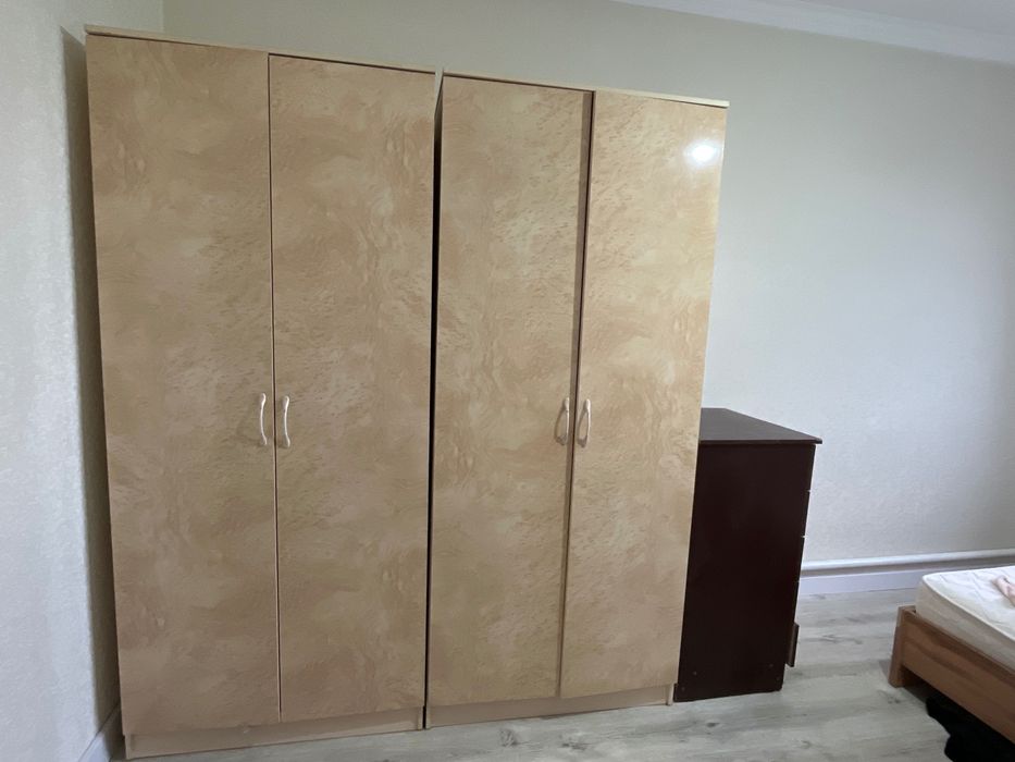 Шкаф 2 шт большой в отличном состояние