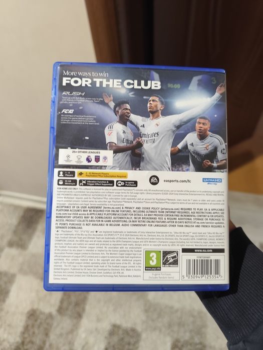 Продавам игра FC25 за плейстейшън 5