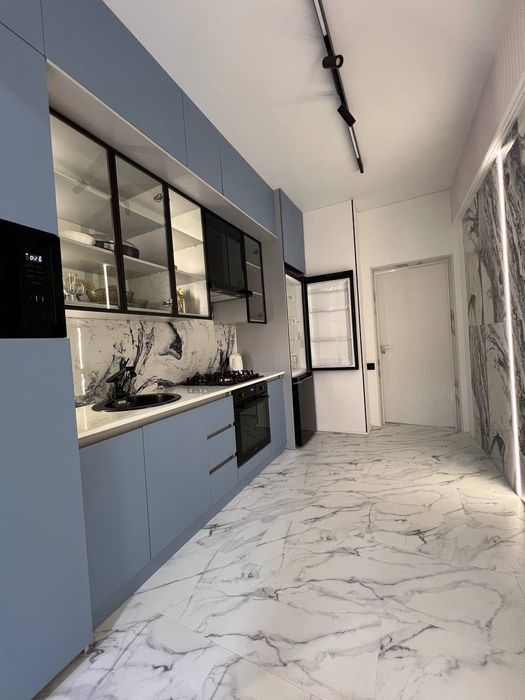 Продаётся 3-х комнатная квартира возле Шох Мед Центр Ойбек