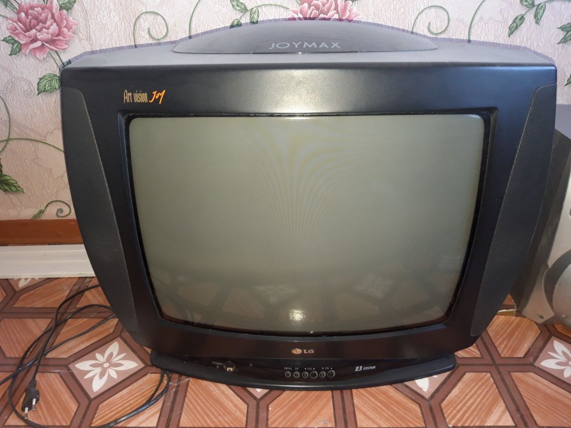 Телевизор белый  чёрный
