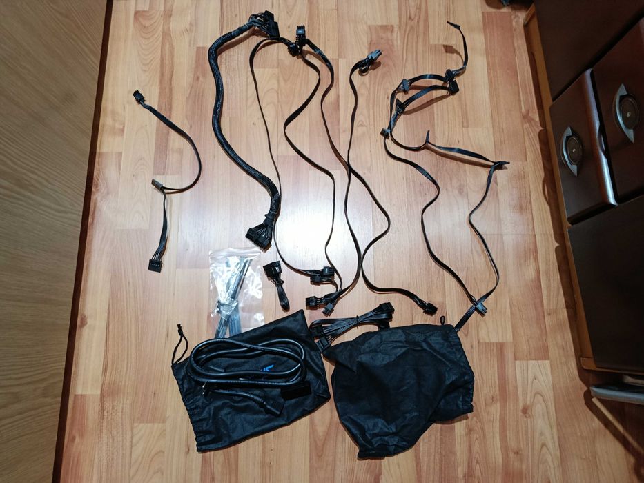 Sursă Seasonic Focus GX, 80+ Gold, 750W la cutie în garanție