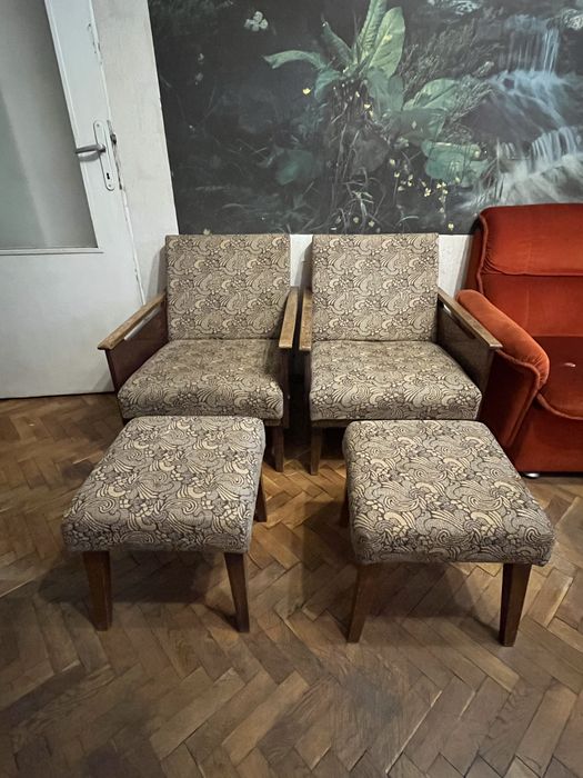 Ретро комплект: 2 фотьойла + 2 табуретки + подарък холна маса