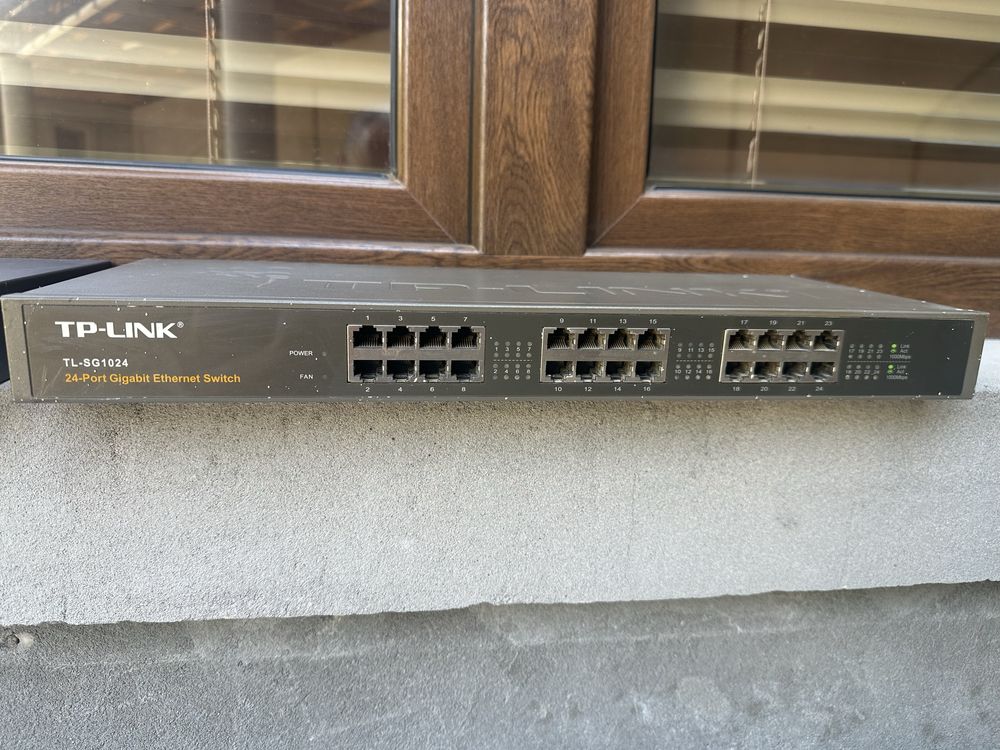 Продаётся SVICH Хаб 24 порт 1024 gb